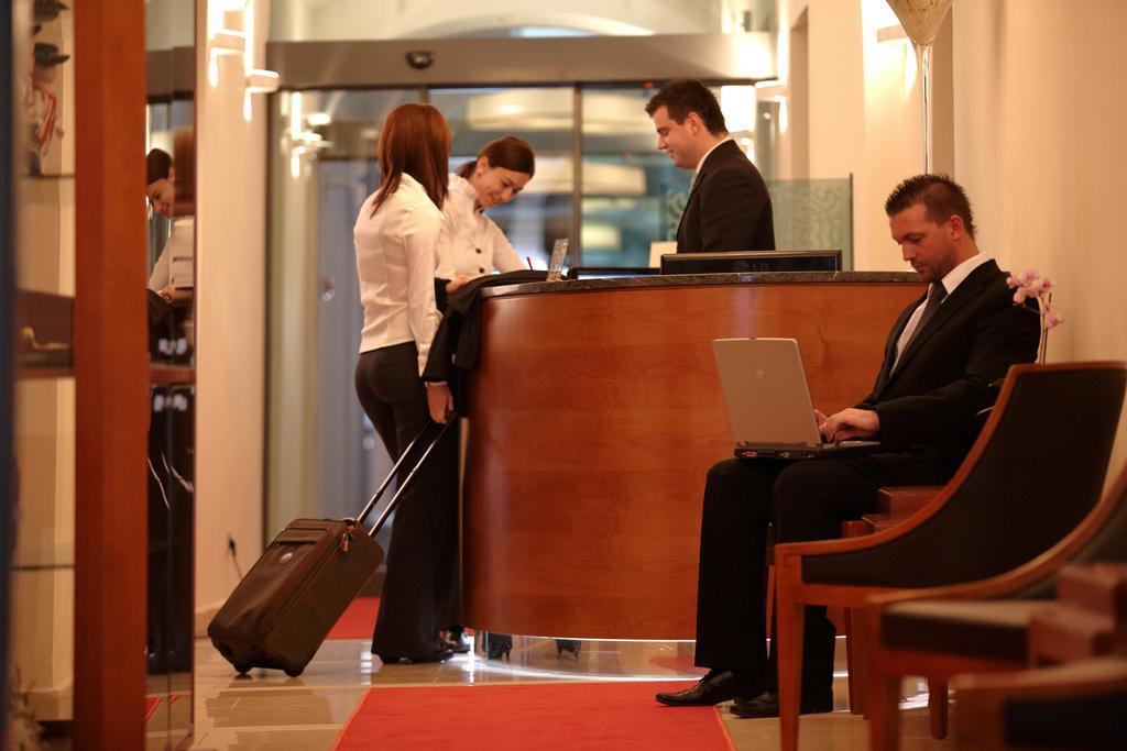 Hotel Ambassador Košice Εξωτερικό φωτογραφία