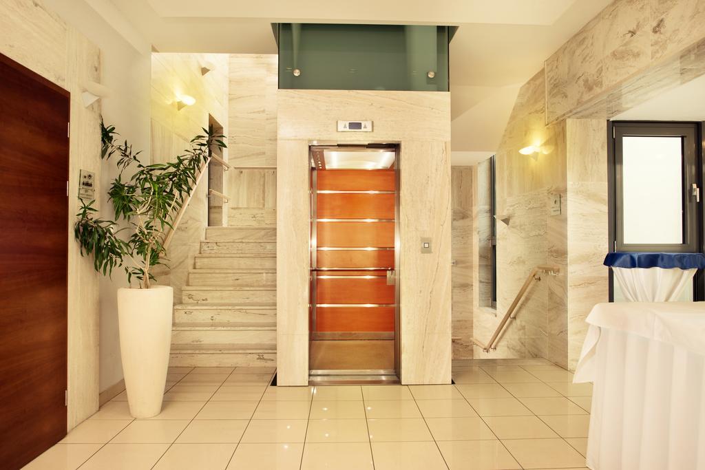 Hotel Ambassador Košice Εξωτερικό φωτογραφία